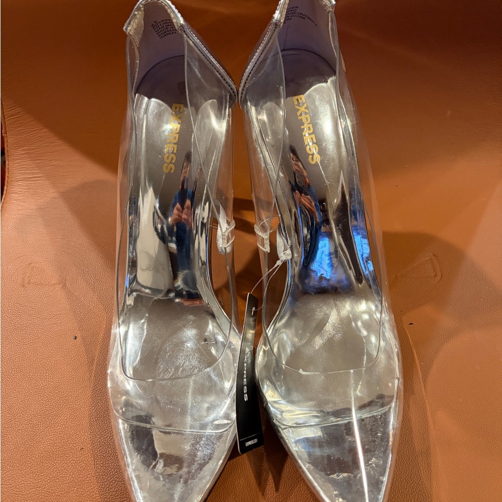 Express cool heels
